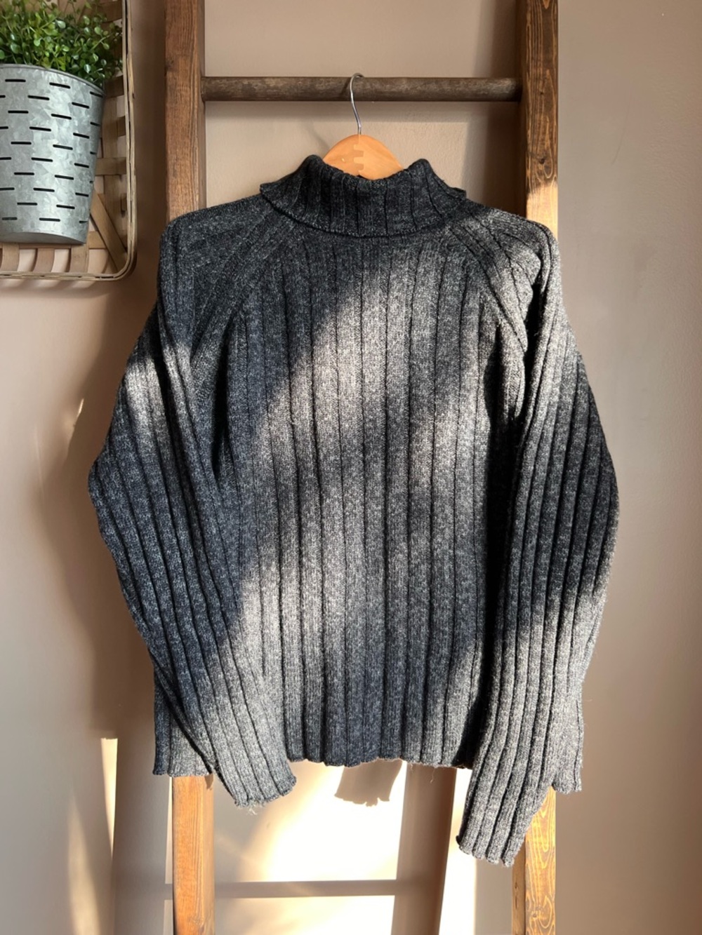 Banana Republic Merino Wool Ribbed Turtle Neck Sweater - Charcoal Gray